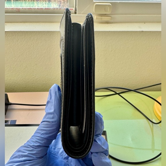 Gucci Bifold Wallet with COA NWOT - Picture 8 of 12